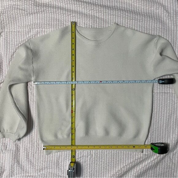 Women’s Oversized Ribbed Knit Crewneck Sweater, medium. Oatmeal Colored Cream - Picture 11 of 11